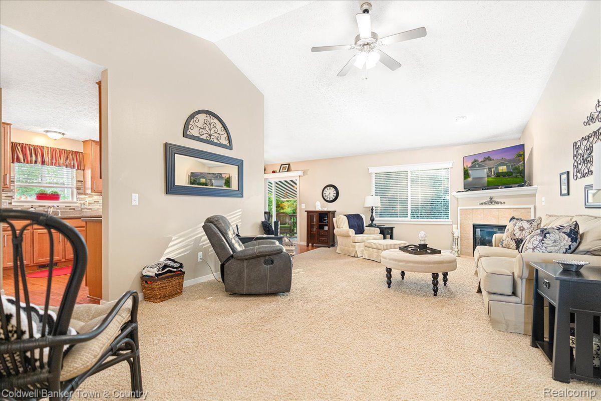 856 Spirea Howell, MI 48843 - Photo 10 of 27 Gallery Image 10