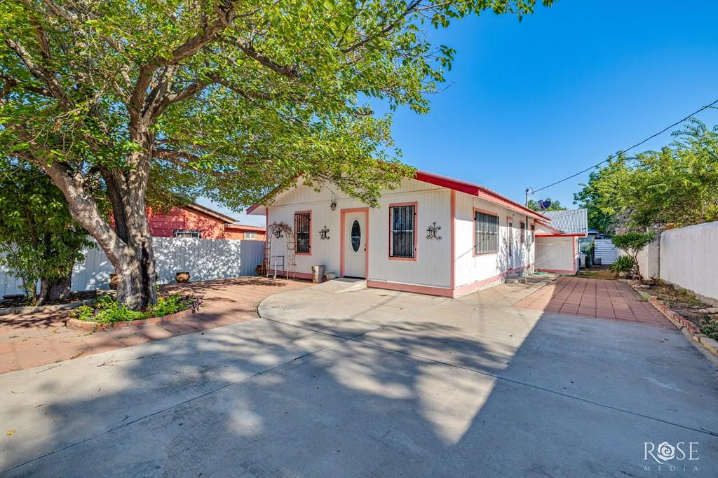 1906 Santa Rosa Street Ozona, TX 76943 - Photo 1 of 27 Main View