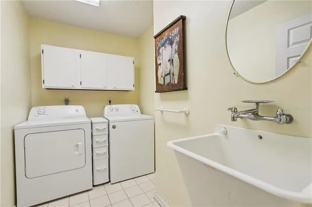 $287,500 | 3045 Meadow Lake Drive West, Slidell, LA 70461