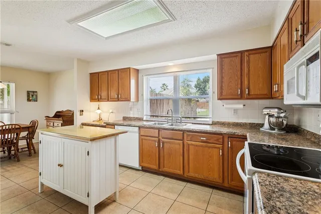 $287,500 | 3045 Meadow Lake Drive West, Slidell, LA 70461