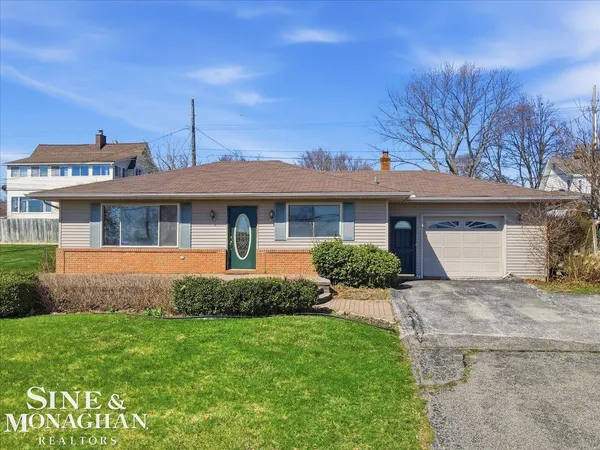 $239,900 | 1350 Oakland Avenue, St. Clair, MI 48079