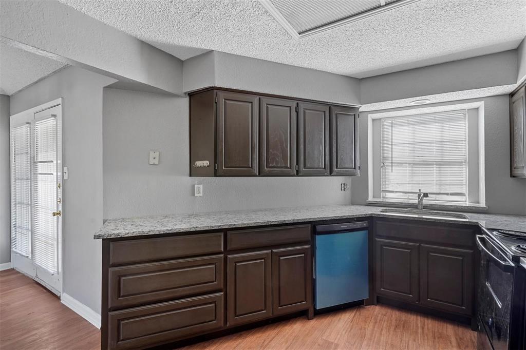 804 Custer Street Arlington, TX 76014 - Photo 9 of 21