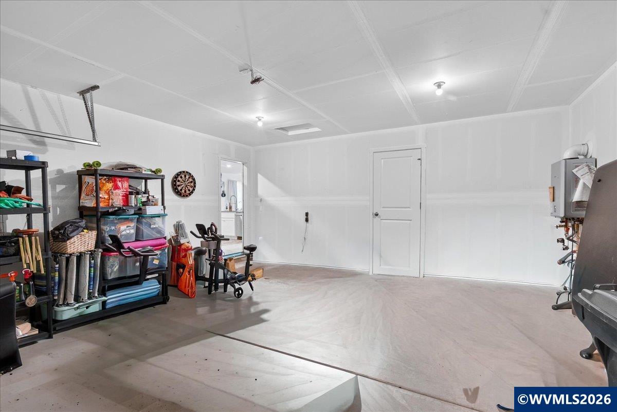 2081 Luna Way Lebanon, OR 97355 - Photo 12 of 33