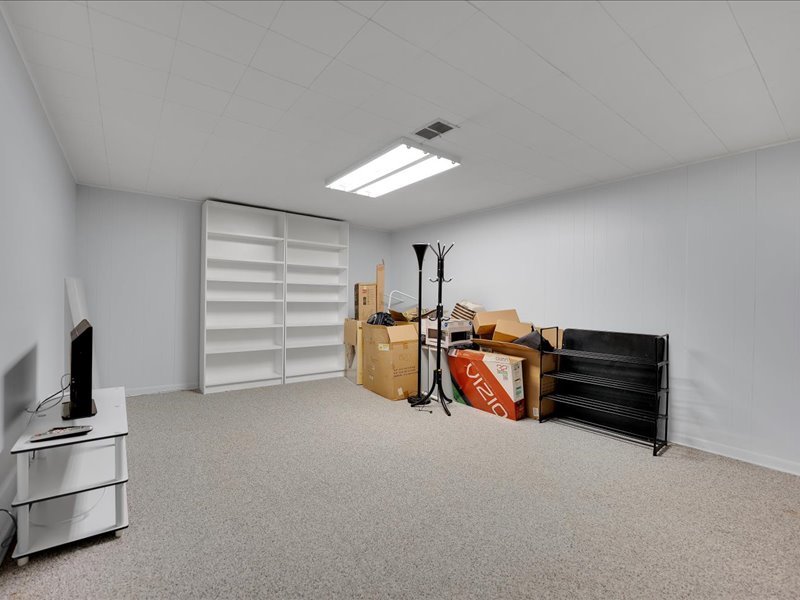 930 Green Bay Road, Unit E Glencoe, IL 60022 - Photo 23 of 39 a view of room with workspace and windows