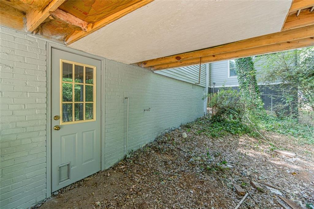1226 Thomas Road Decatur, GA 30030 - Photo 14 of 38 a view of a backyard