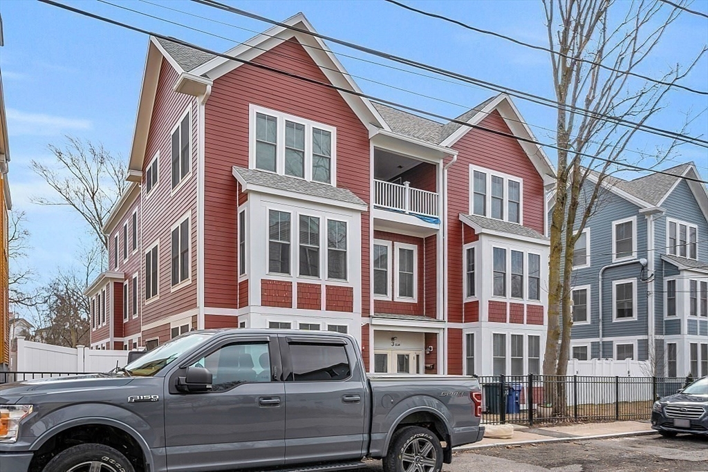 3 Elm Street, Unit 4 Boston, MA 02122 - Photo 17 of 24 a building view