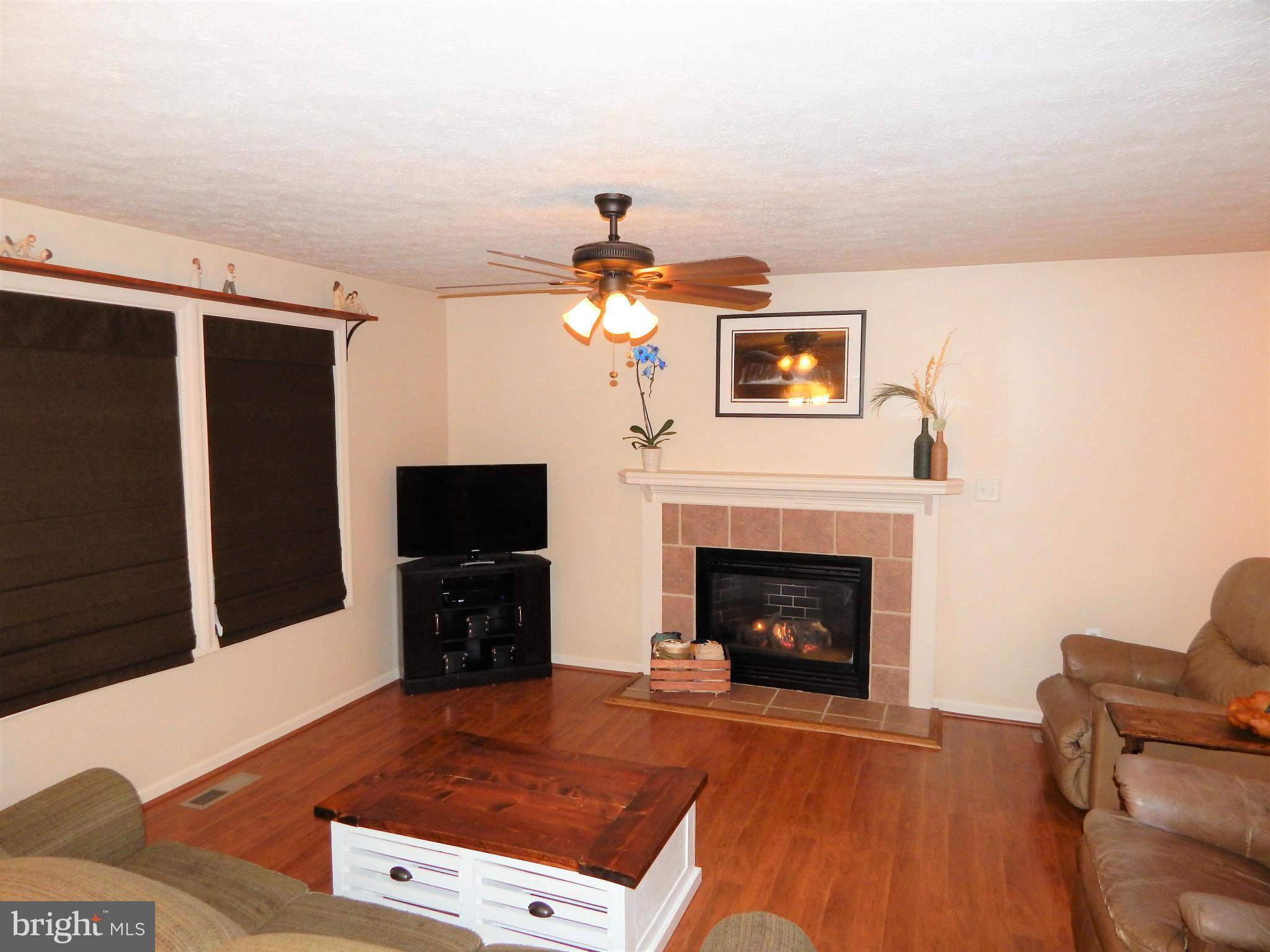 118 Michelle Drive Ranson, WV 25438 - Photo 2 of 25 Living Room