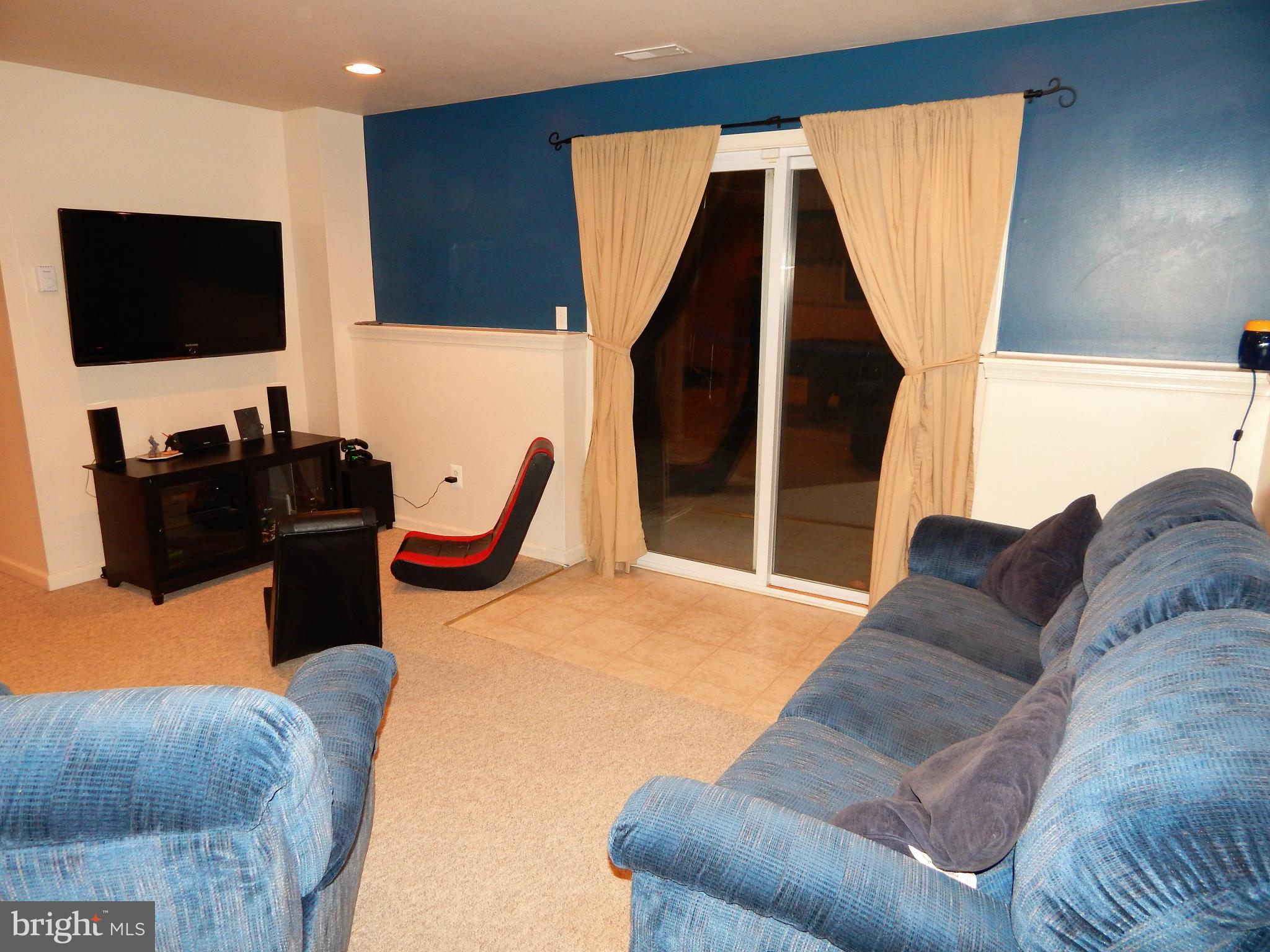 118 Michelle Drive Ranson, WV 25438 - Photo 14 of 25 Family Room
