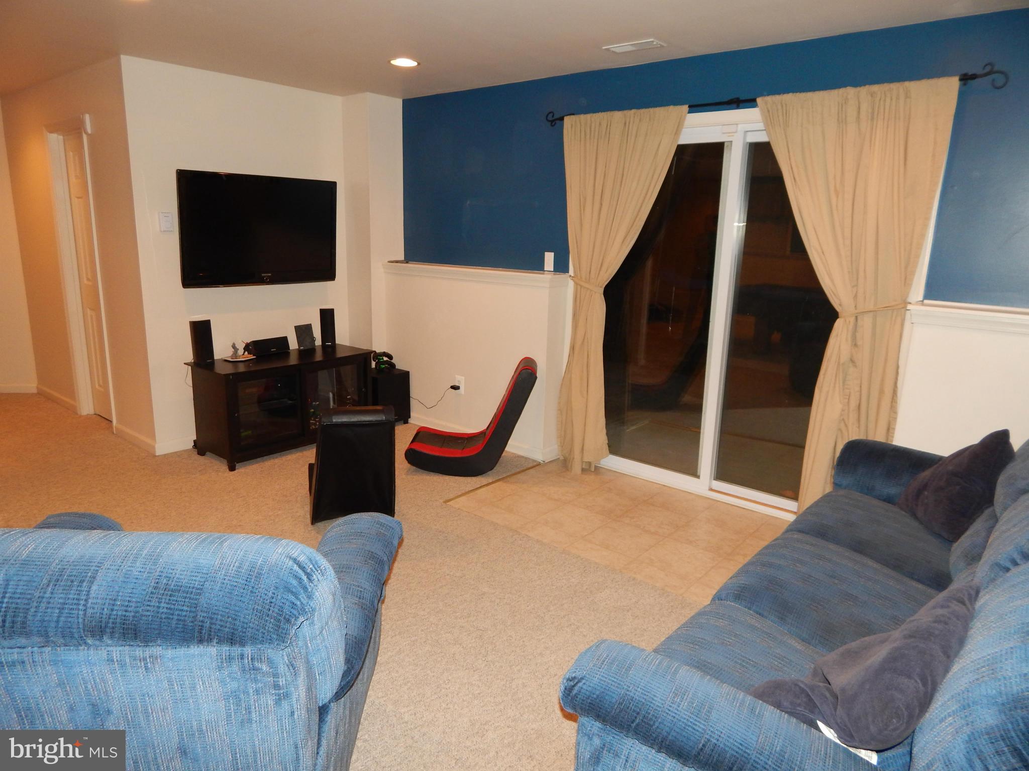 118 Michelle Drive Ranson, WV 25438 - Photo 23 of 25 Family Room