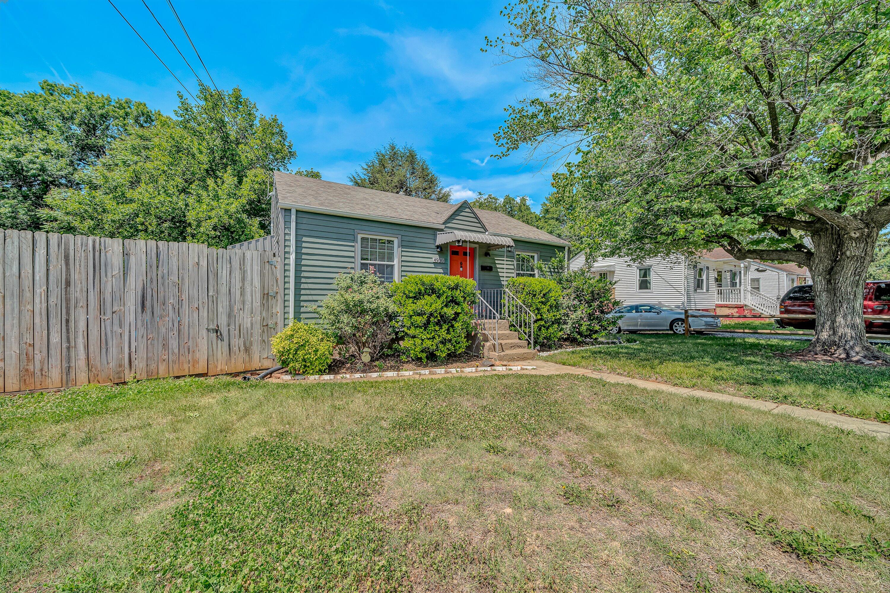 4930 Fralin Road Northwest Roanoke, VA 24012 - Photo 3 of 24 03-VM-07052