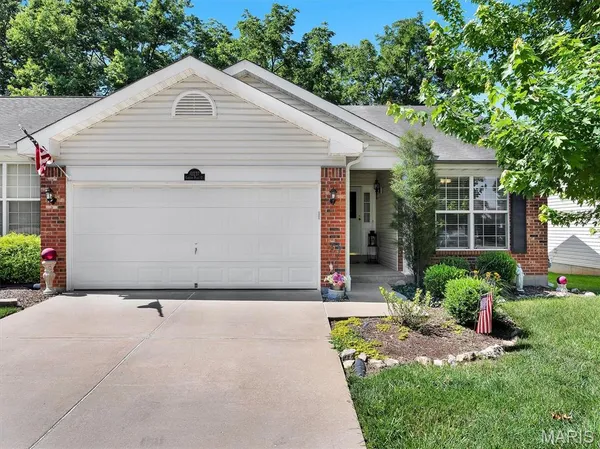 $289,650 | 10237 Carlton Pl Court, St. Louis, MO 63123