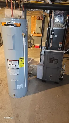 $370,000 | 20 Ottawa Street, Agawam, MA 01001