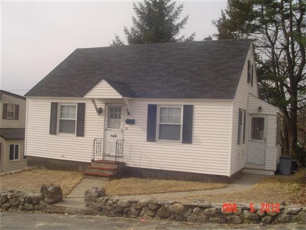 26 Hobson Street Methuen, MA 01844 - Photo 3 of 17