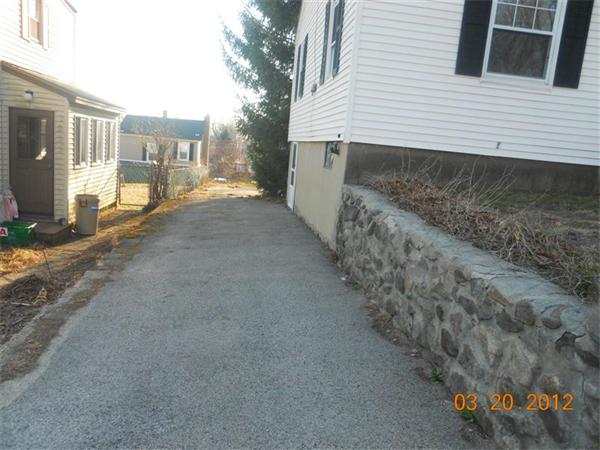 26 Hobson Street Methuen, MA 01844 - Photo 4 of 17