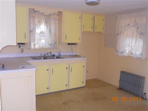 26 Hobson Street Methuen, MA 01844 - Photo 7 of 17