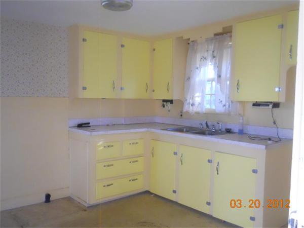 26 Hobson Street Methuen, MA 01844 - Photo 8 of 17