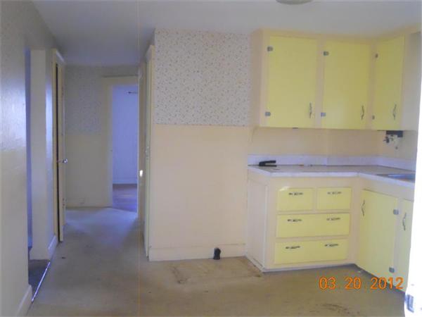 26 Hobson Street Methuen, MA 01844 - Photo 9 of 17