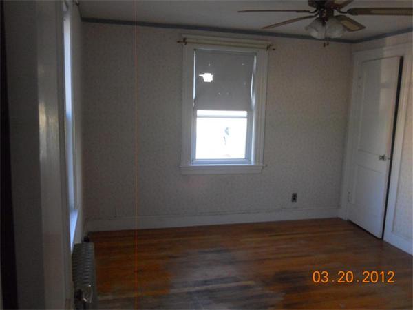 26 Hobson Street Methuen, MA 01844 - Photo 10 of 17