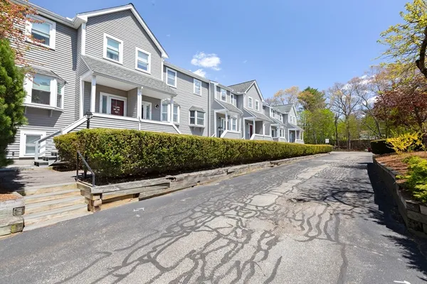 $479,900 | 3 Summerville Road, Unit 3, Foxboro, MA 02035