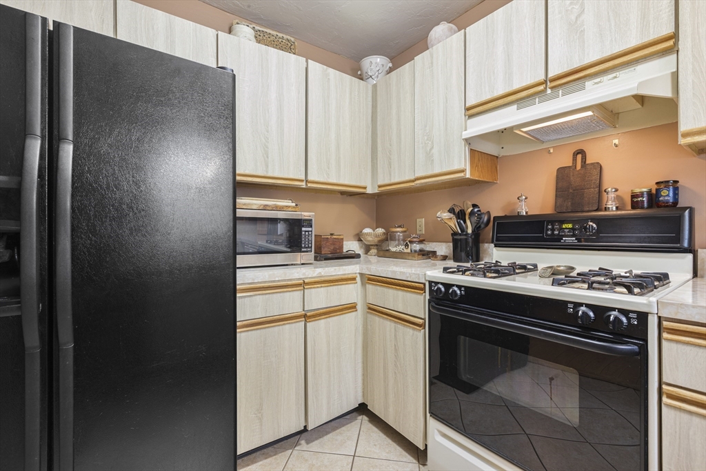 3 Summerville Road, Unit 3 Foxboro, MA 02035 - Photo 15 of 32