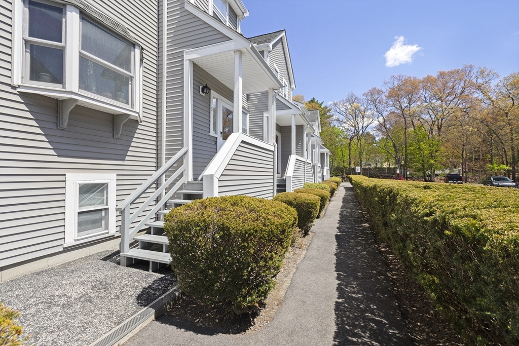 3 Summerville Road, Unit 3 Foxboro, MA 02035 - Photo 3 of 32