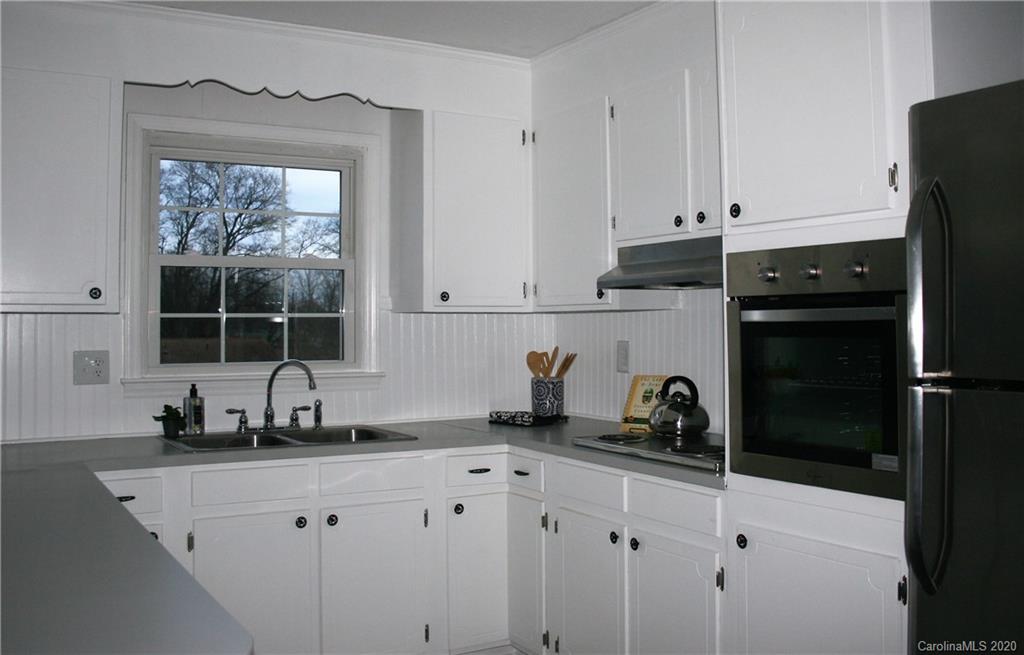 2202 Havenwood Road Dallas, NC 28034 - Photo 7 of 41 Gallery Image 7