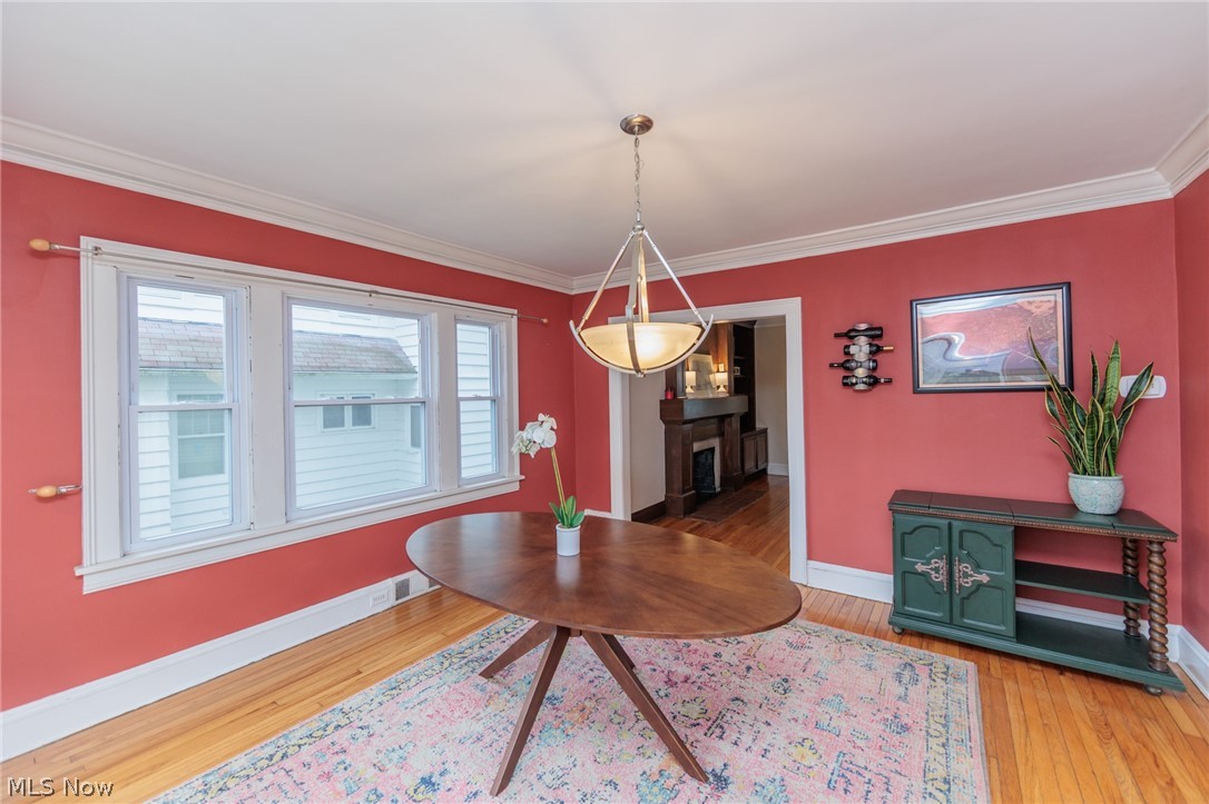 3044 Coleridge Road Cleveland, OH 44118 - Photo 9 of 37