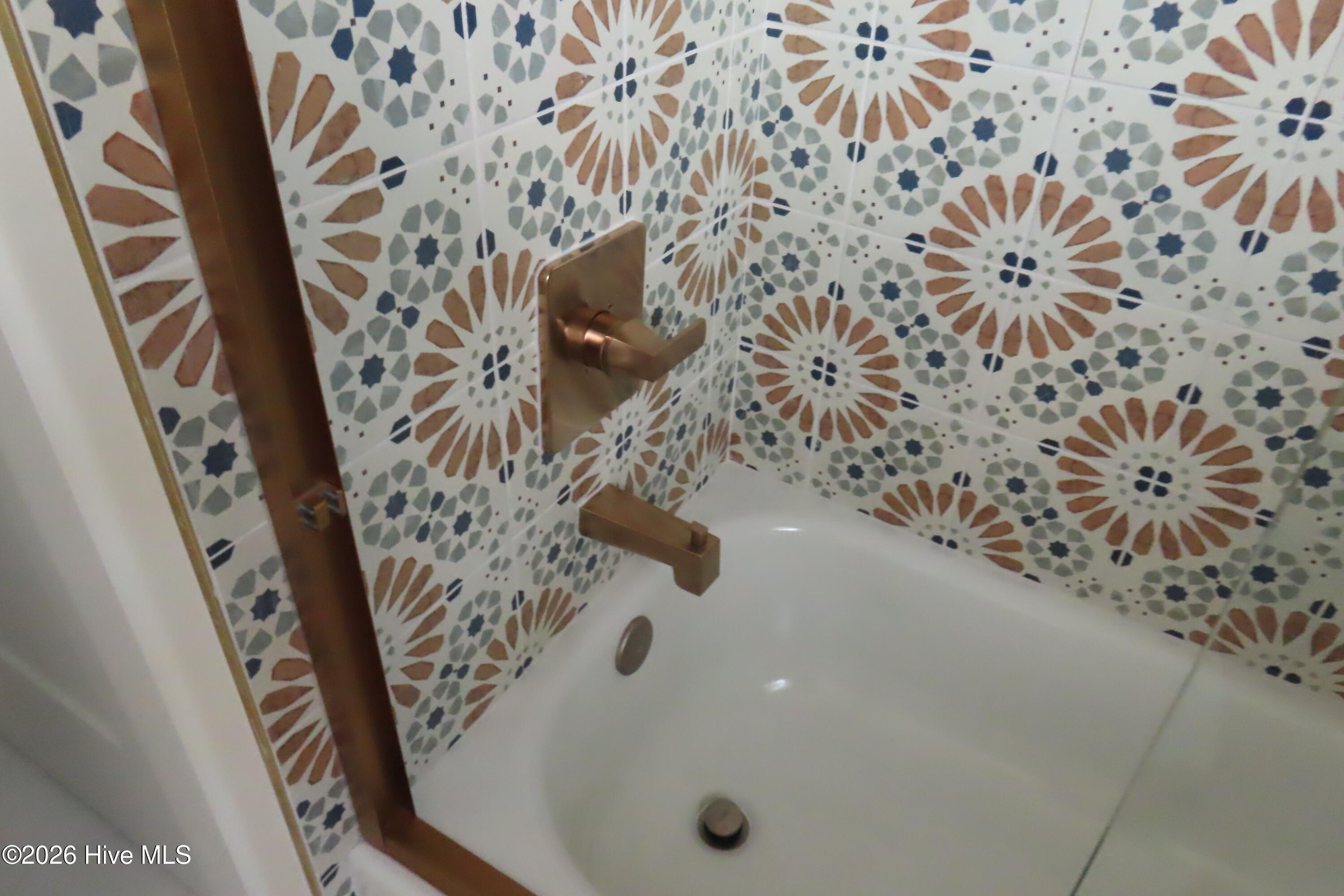 237 East Vineland Road Augusta, GA 30904 - Photo 11 of 20 Tub details