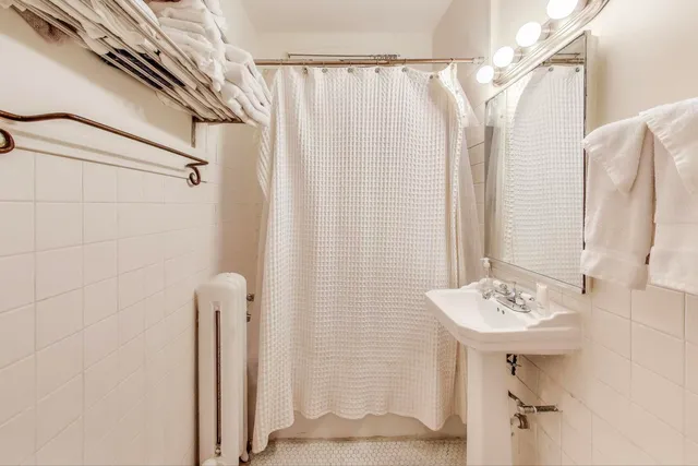 $250,000 | 1308 East 56th Street, Unit 2, Chicago, IL 60637