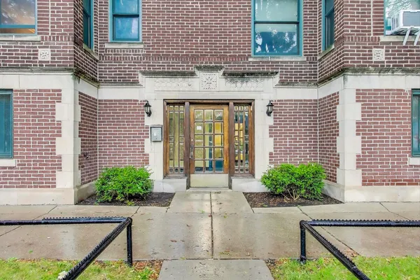 $250,000 | 1308 East 56th Street, Unit 2, Chicago, IL 60637