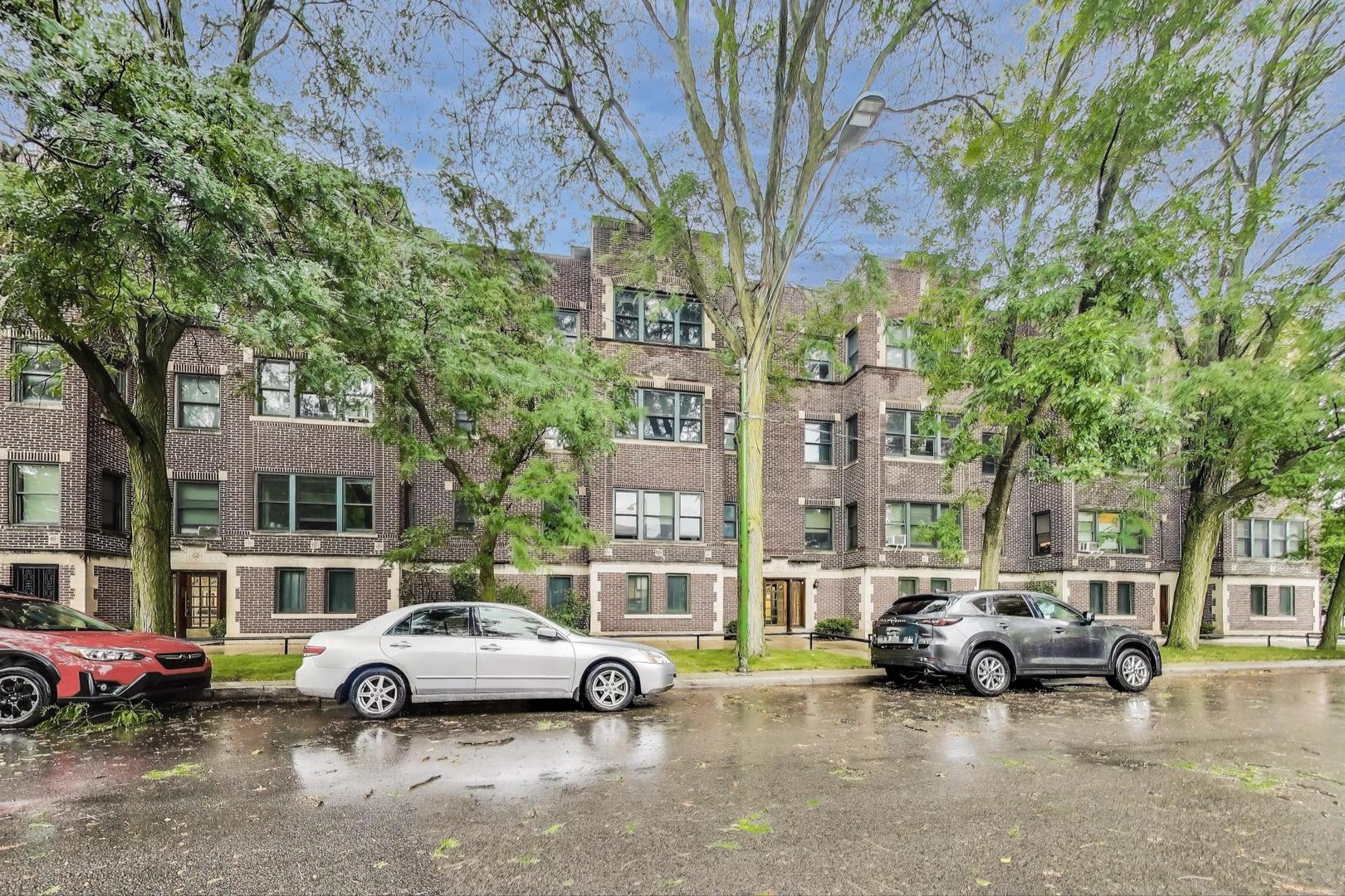 1308 East 56th Street, Unit 2 Chicago, IL 60637 - Photo 3 of 18