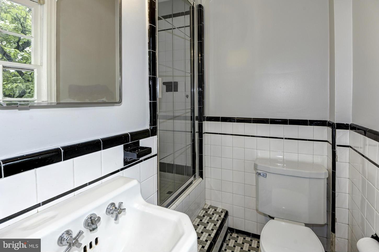4616 Sleaford Road Bethesda, MD 20814 - Photo 2 of 30 Bath