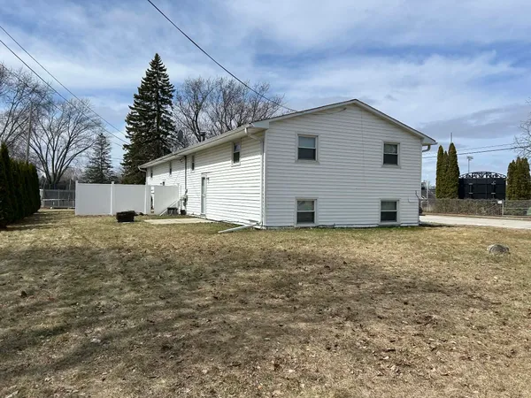 $369,900 | 703 Helena Street, De Pere, WI 54115