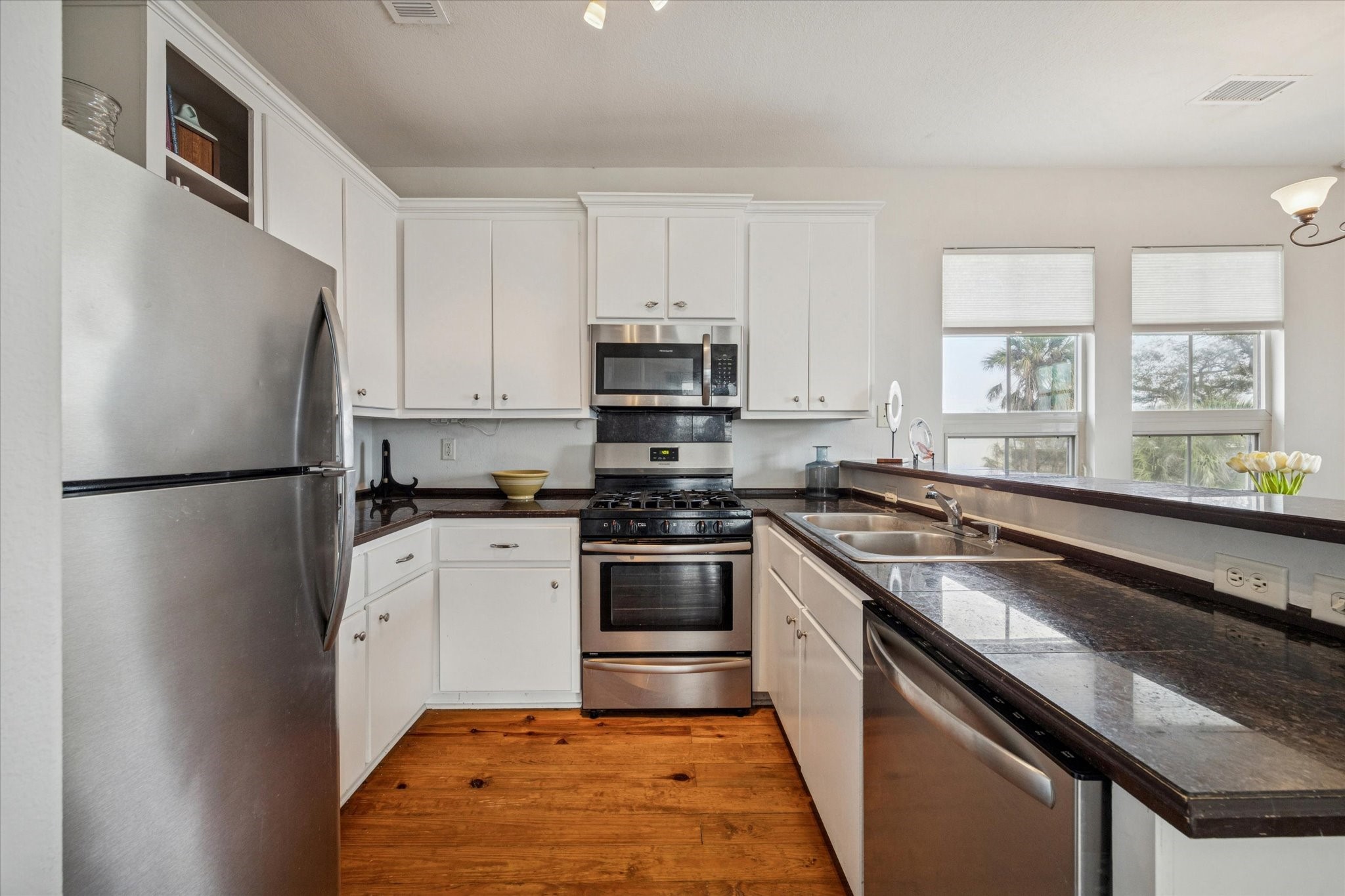 725 Martin Street, Unit A Houston, TX 77018 - Photo 4 of 10