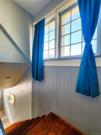 a view of empty room and window