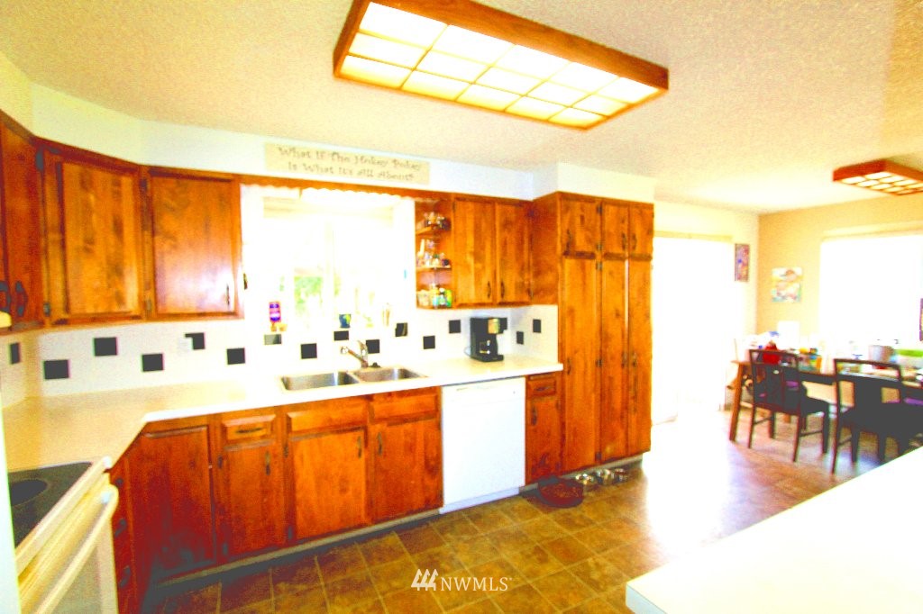 1408 5th Street Cosmopolis, WA 98537 - Photo 3 of 18 Gallery Image 3