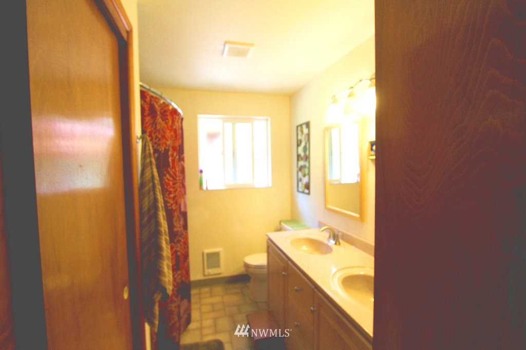 1408 5th Street Cosmopolis, WA 98537 - Photo 9 of 18 Gallery Image 9