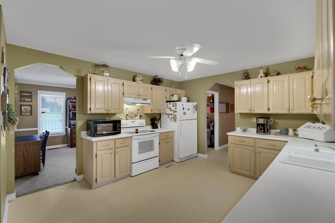 517 Bethlehem Ridge Road Pickens, SC 29671 - Photo 7 of 39