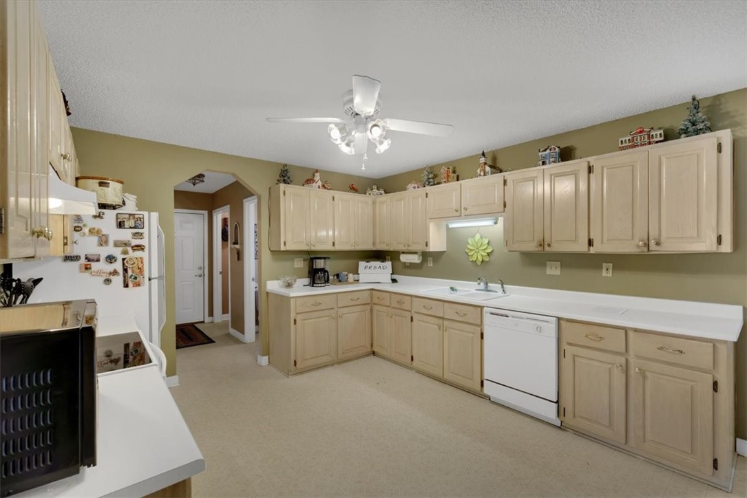 517 Bethlehem Ridge Road Pickens, SC 29671 - Photo 8 of 39