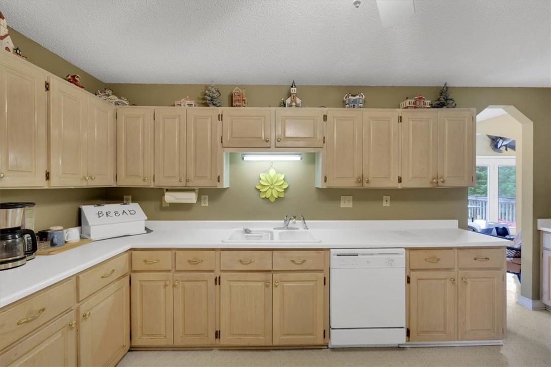 517 Bethlehem Ridge Road Pickens, SC 29671 - Photo 9 of 39