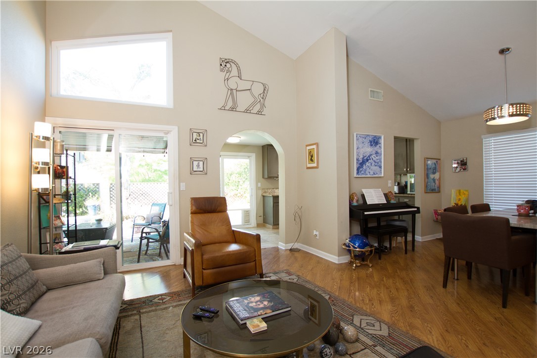 133 Coventry Circle Henderson, NV 89074 - Photo 22 of 99 Living Room