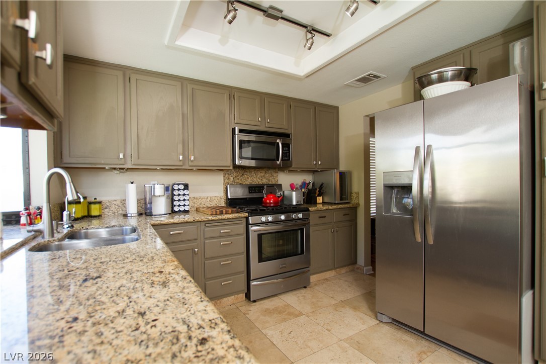 133 Coventry Circle Henderson, NV 89074 - Photo 26 of 99 Kitchen