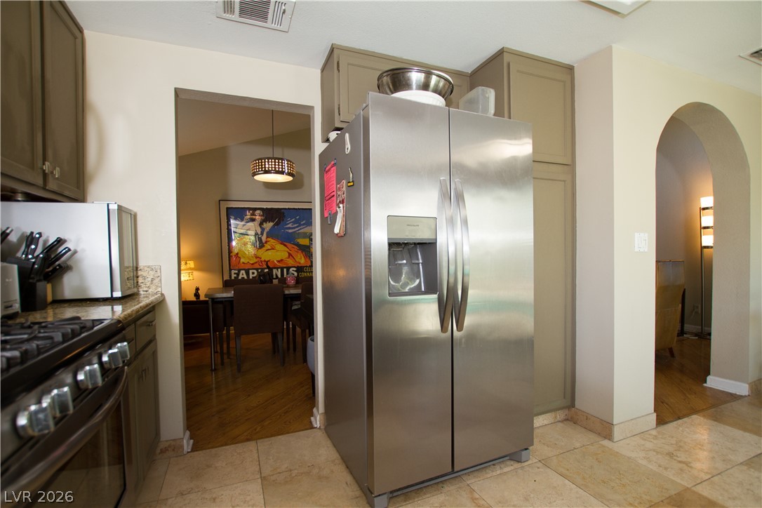 133 Coventry Circle Henderson, NV 89074 - Photo 28 of 99 Kitchen