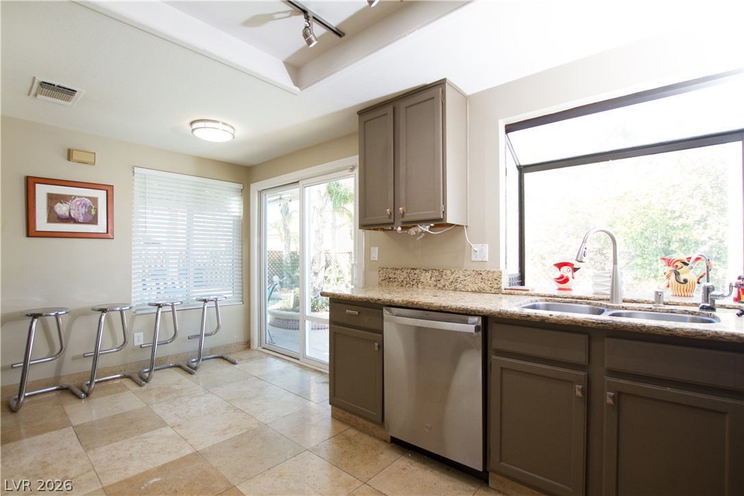 133 Coventry Circle Henderson, NV 89074 - Photo 30 of 99 Kitchen