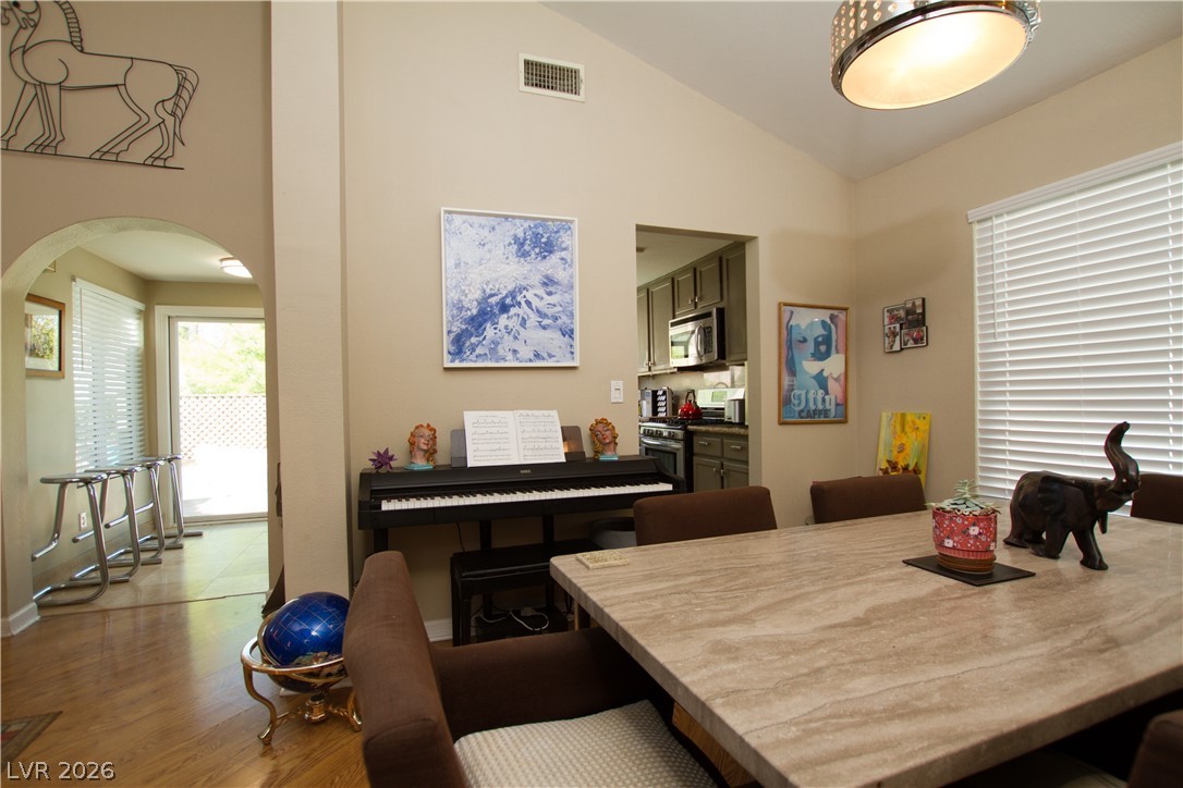133 Coventry Circle Henderson, NV 89074 - Photo 33 of 99 Dining Room - art deco lighting does not stay