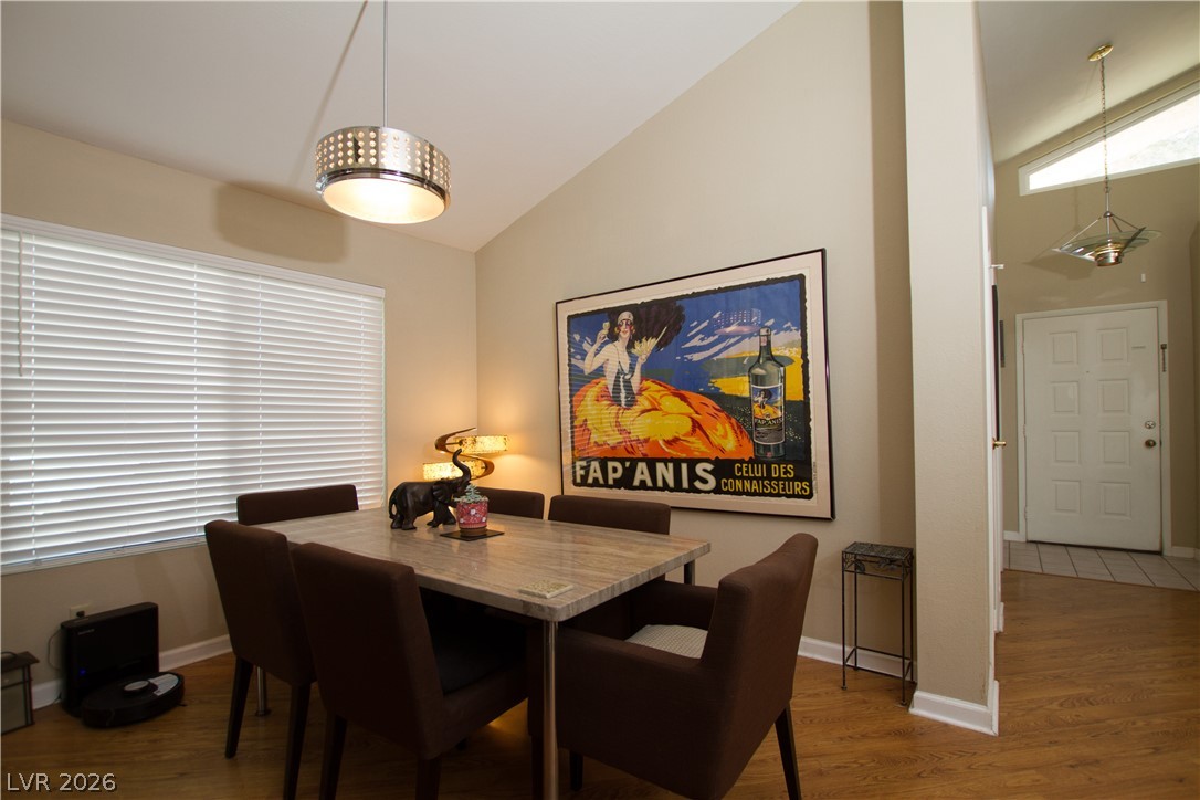 133 Coventry Circle Henderson, NV 89074 - Photo 37 of 99 Dining Room - art deco lighting does not stay