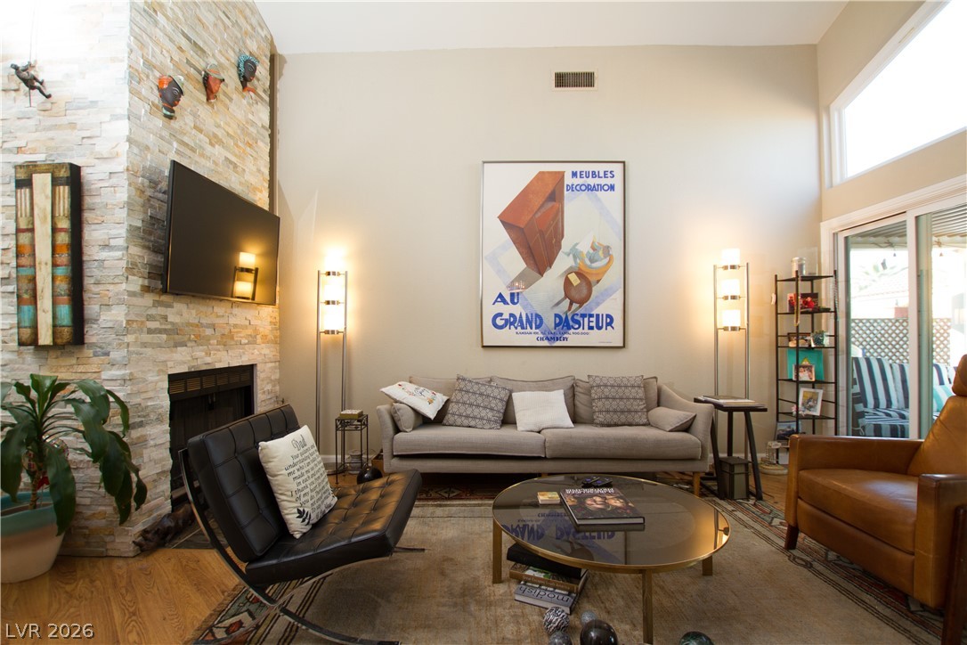 133 Coventry Circle Henderson, NV 89074 - Photo 5 of 99 Living Room