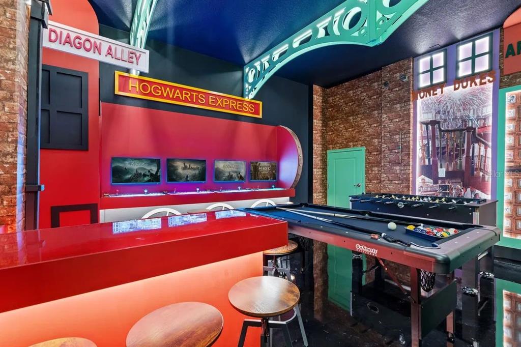 10317 Ebb Tide Lane Orlando, FL 32821 - Photo 23 of 47 a view of a chairs and tables in patio