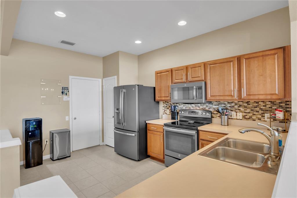 4939 Pond Ridge Drive Riverview, FL 33578 - Photo 8 of 25