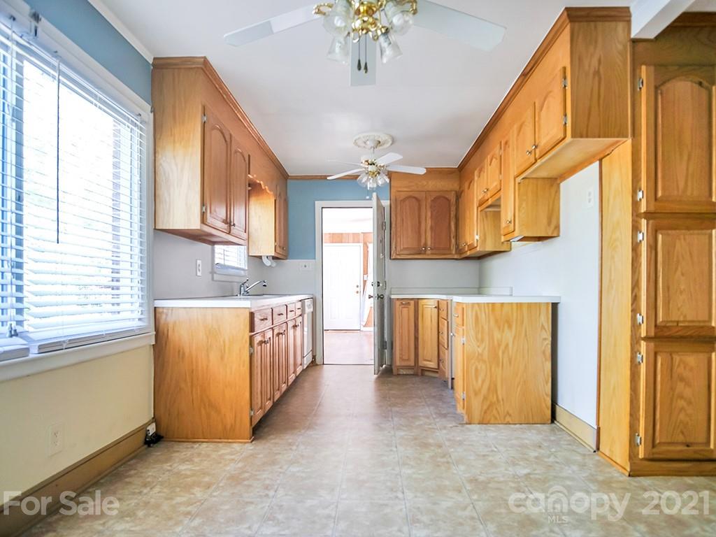 315 Smith Road Mount Holly, NC 28120 - Photo 8 of 29 Gallery Image 8